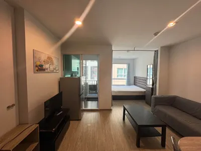 Condo for rent at Regent Home 97/1, photo 3 of 5