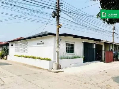 ขายทาวน์เฮาส์ 3 ห้องนอน ใกล้ BTS บางนา รูปที่ 1 จาก 5