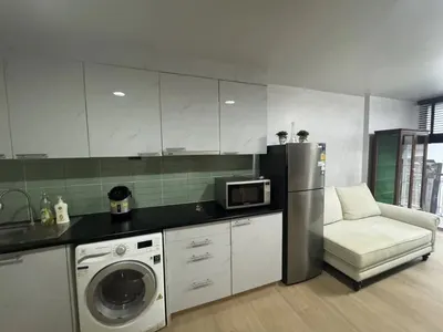 1-bed condo for sale near BTS Ekkamai, photo 3 of 5