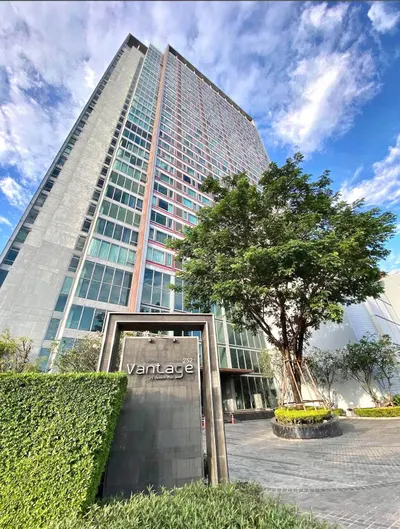1-bed condo for rent near BTS Ratchayothin, photo 1 of 5
