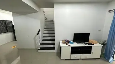 3-bed townhouse for rent near BTS Khu Khot, photo 3 of 5
