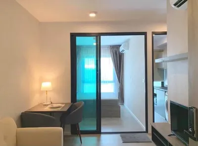 1-bed condo for rent near BTS Bearing, photo 4 of 5