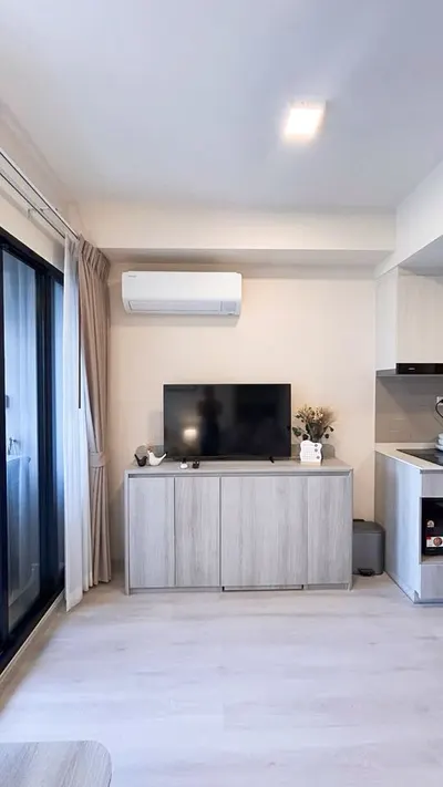 1-bed condo for rent at Cobe Ratchada-Rama9, photo 2 of 10