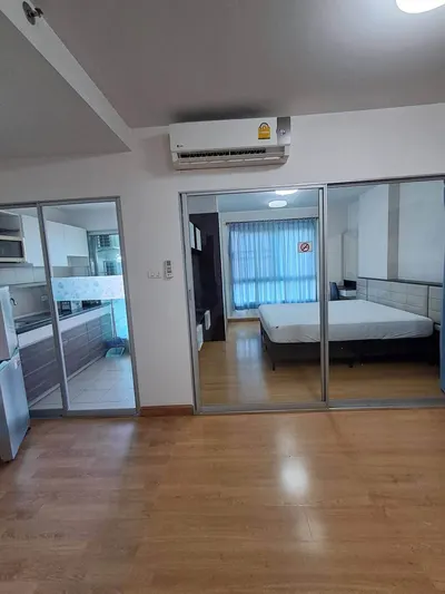 Condo 1 chambre à louer près de la station MRT Bang Son, photo 3 sur 5