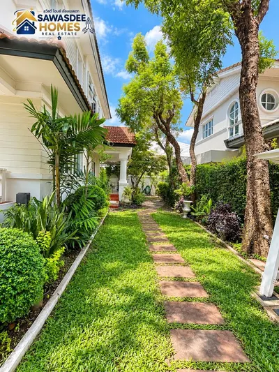 4-bed house for rent near BTS Phra Khanong, photo 3 of 5