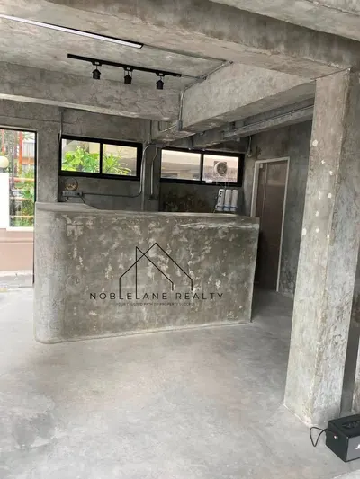 Commercial space for rent near BTS Phrom Phong, photo 3 of 5