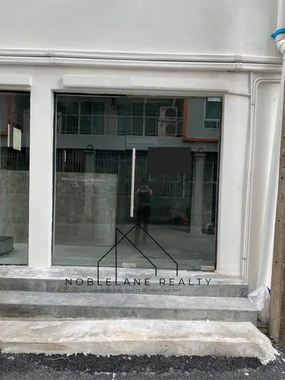 Commercial space for rent near BTS Phrom Phong, photo 2 of 5