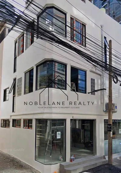 Commercial space for rent near BTS Phrom Phong, photo 1 of 5