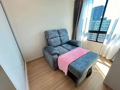 1-bed condo for rent near BTS Ekkamai, photo 1 of 5