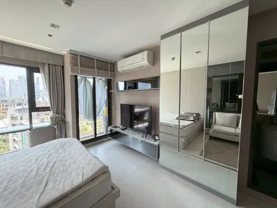 Rhythm Sukhumvit 36-38的开间公寓出租，第2张，共4张
