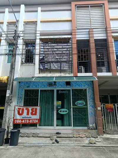 ขายทาวน์เฮาส์ 3 ห้องนอน ใกล้ MRT มีนบุรี รูปที่ 1 จาก 4