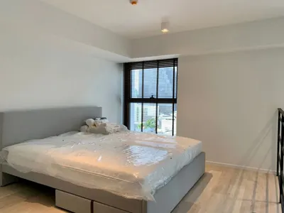 1-bed condo for rent at The Lofts Silom by Raimon Land, photo 4 of 5