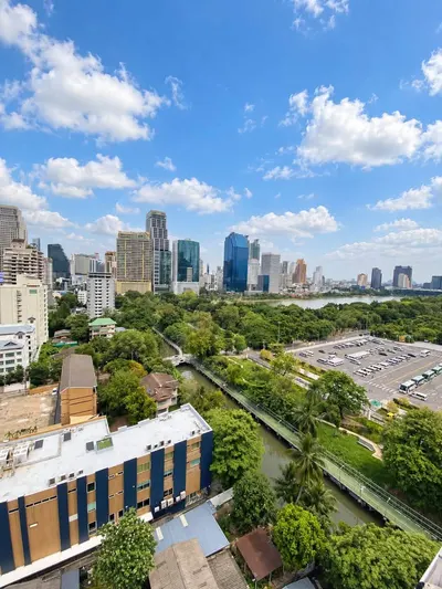 2-bed condo for rent near BTS Nana, photo 1 of 5