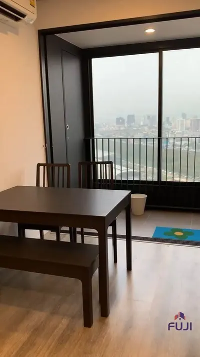 Condo 2 chambres à louer à Ideo Mobi Asoke, photo 3 sur 5
