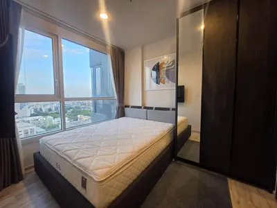 1-bed condo for rent near MRT Huai Khwang, photo 1 of 5