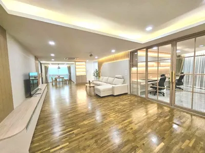 Condo 3 chambres à louer près de la station BTS Phrom Phong, photo 1 sur 5