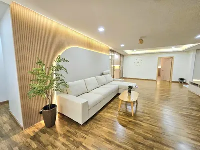 Condo 3 chambres à louer près de la station BTS Phrom Phong, photo 2 sur 5