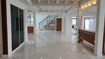 MRT 叻抛站附近的4房独栋住宅出租，第2张，共5张