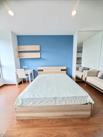Condo à louer près de la station BTS Talat Phlu, photo 2 sur 5