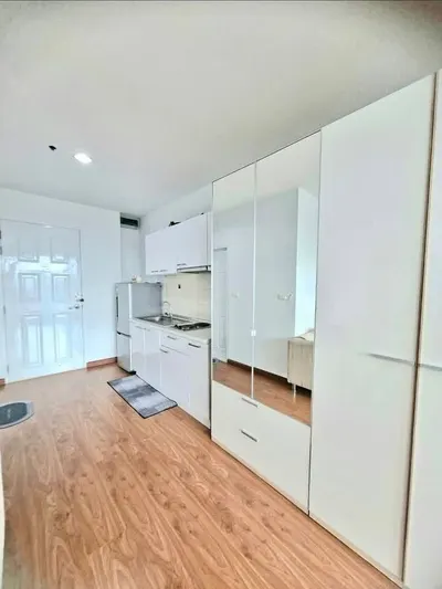 Condo à louer près de la station BTS Talat Phlu, photo 1 sur 5