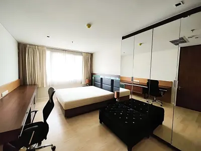 2-bed condo for rent at The Lakes, photo 3 of 5