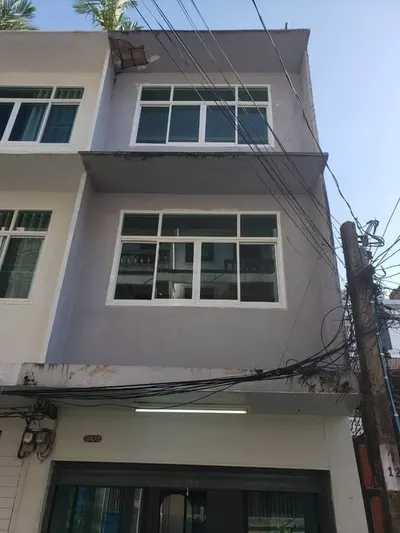 Maison de ville à louer près de la station BTS Saint Louis, photo 1 sur 5