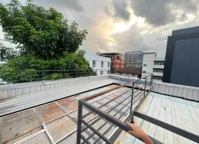 ให้เช่าบ้าน 2 ห้องนอน ใกล้ MRT ห้วยขวาง รูปที่ 4 จาก 5