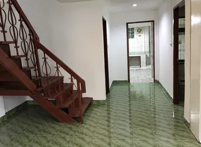 Maison de ville 4 chambres à louer près de la station BTS Punnawithi, photo 4 sur 5