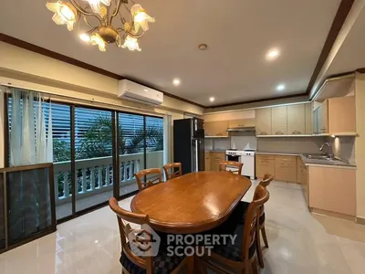 3-bed condo for rent near BTS Phrom Phong, photo 3 of 5