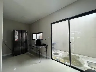 3-bed townhouse for rent near MRT Sirindhorn, photo 3 of 5
