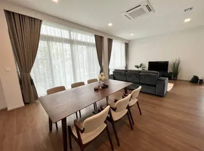 Verve Rama 9的4房独栋住宅出租，第2张，共5张