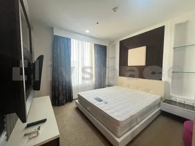 1-bed condo for rent at The Empire Place Sathon, photo 3 of 5