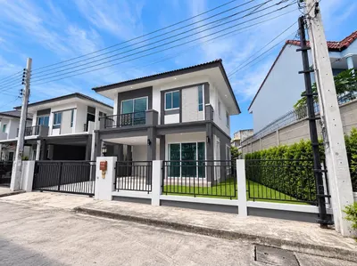 ขายบ้าน 3 ห้องนอน ใกล้ BTS บางนา รูปที่ 2 จาก 5