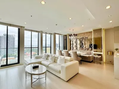 2-bed condo for rent at Noble Ploenchit, photo 1 of 5