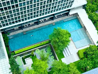 2-bed condo for rent at Noble Ploenchit, photo 5 of 5