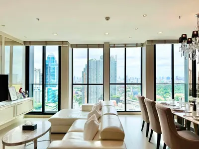 2-bed condo for rent at Noble Ploenchit, photo 3 of 5