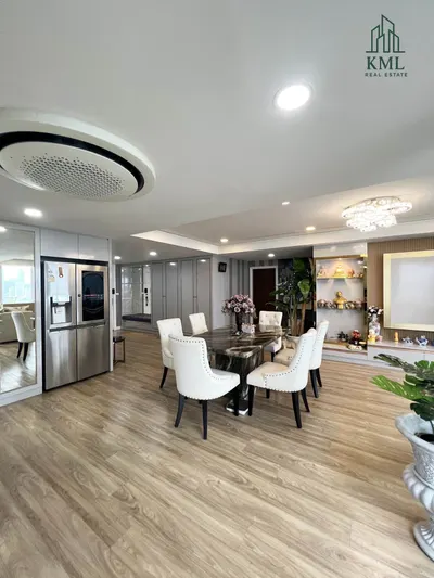 2-bed condo for rent near MRT Phra Ram 9, photo 3 of 5