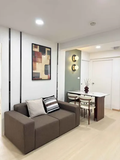 2-bed condo for sale at Century Park Hotel, photo 9 of 10