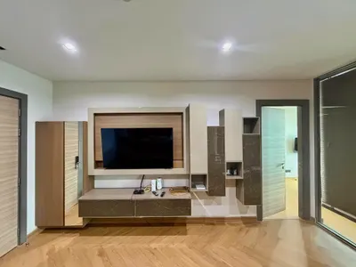 1-bed condo for rent near BTS Saphan Taksin, photo 1 of 5