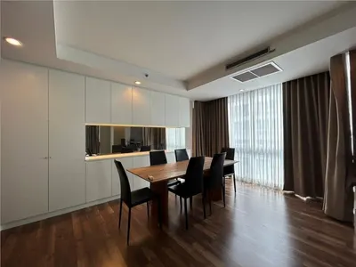 The Rajdamri Serviced Residenceのコンドミニアム（賃貸）、写真2/5