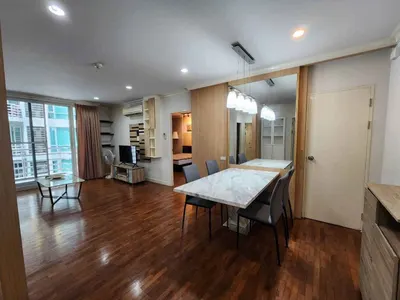 Condo 2 chambres à louer près de la station BTS Asok, photo 3 sur 5
