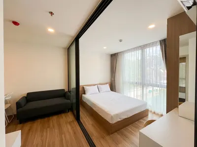 Condo à louer près de la station ARL Ramkhamhaeng, photo 1 sur 5