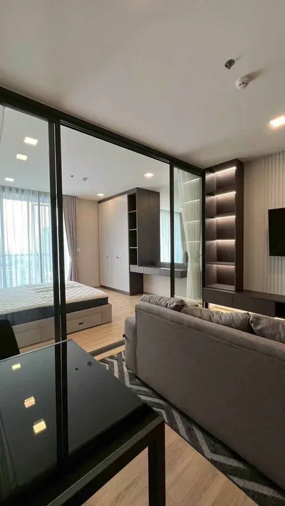 1-bed condo for rent at XT Phayathai, photo 2 of 2