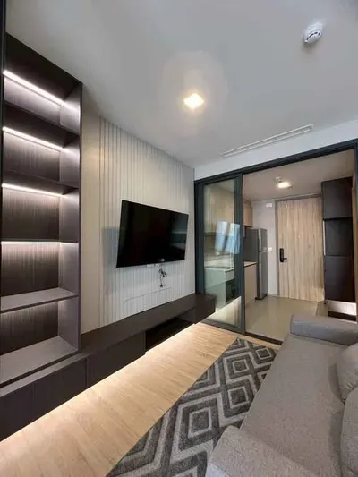 1-bed condo for rent at XT Phayathai, photo 1 of 2
