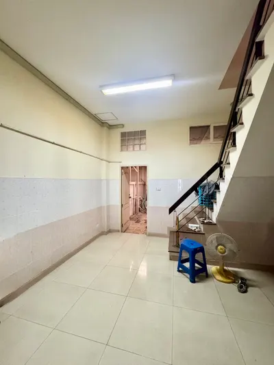 Commercial space for sale near MRT Khu Bon, photo 3 of 5
