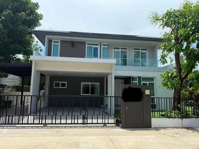 4-bed house for rent near BTS Bang Na, photo 1 of 5