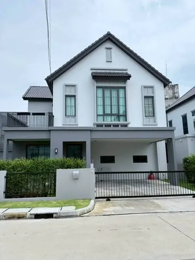 Anasiri Ramkhamhaengの3ベッドルーム一戸建て（賃貸）、写真1/5