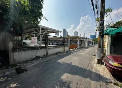 BTS スラサック駅周辺の部屋（賃貸）、写真2/3