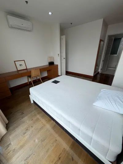 3-bed condo for rent near MRT Sukhumvit, photo 4 of 5