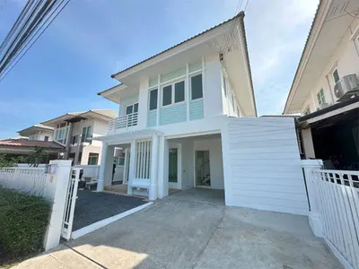BTS 邦那站附近的3房独栋住宅出租，第2张，共5张